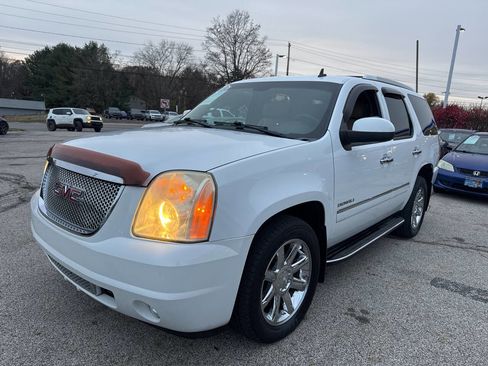 Used 2011 GMC Yukon Denali image 25
