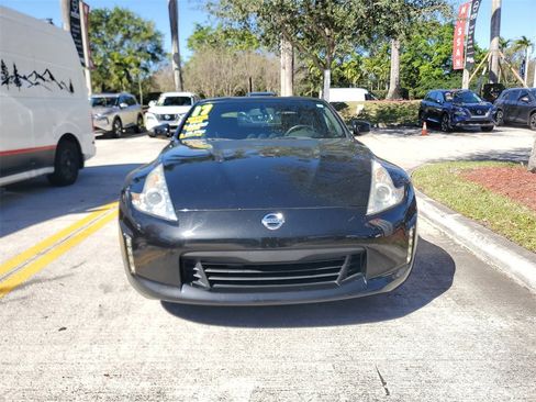 Certified 2017 Nissan 370Z Coupe image 2