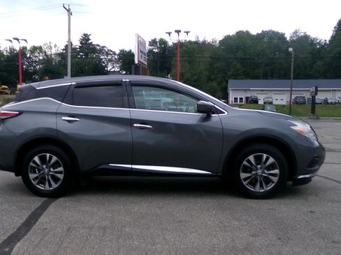 Used 2017 Nissan Murano S image 6