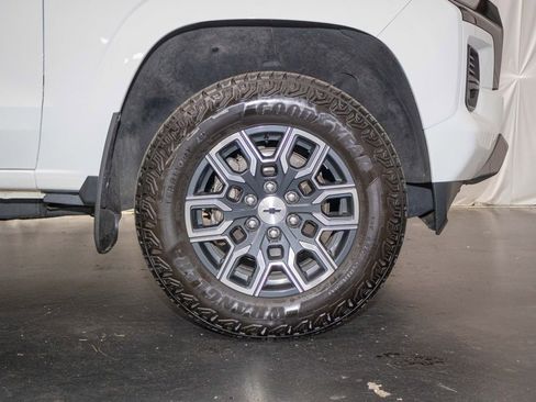 Certified 2023 Chevrolet Colorado Z71 w/ Z71 Convenience Package 2 AWD/4WD image 9