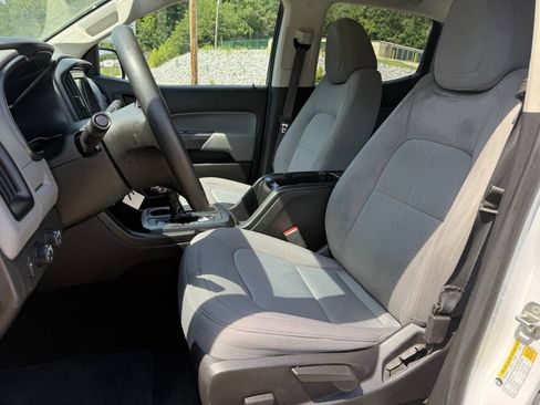 Used 2018 Chevrolet Colorado W/T AWD/4WD image 8