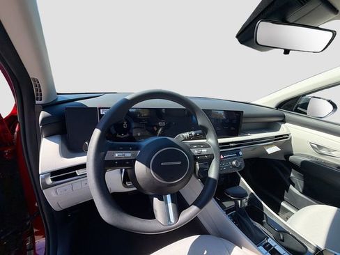 New 2026 Hyundai Tucson SE image 9