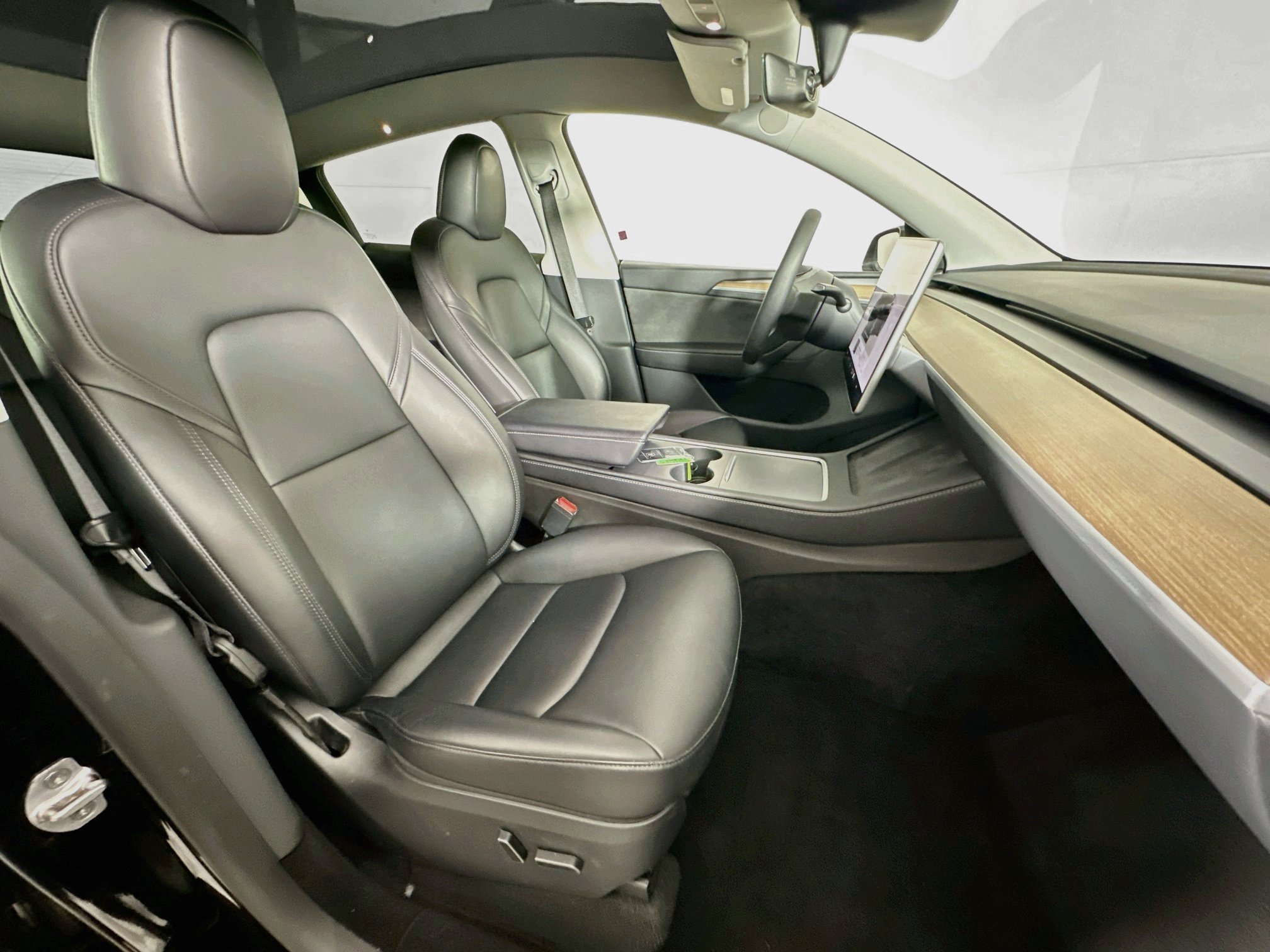 Used 2023 Tesla Model Y AWD image 30