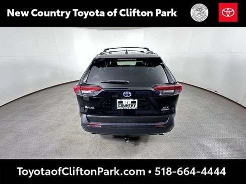 Certified 2022 Toyota RAV4 XLE image 4