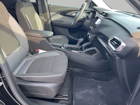 Used 2023 Chevrolet TrailBlazer LT w/ Convenience Package image 35