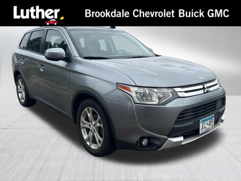 Used 2015 Mitsubishi Outlander SE AWD/4WD image 1