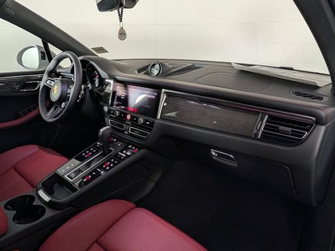 New 2026 Porsche Macan GTS AWD/4WD image 19