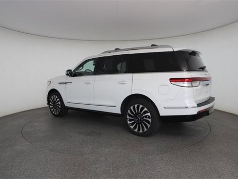 Used 2024 Lincoln Navigator Black Label image 10