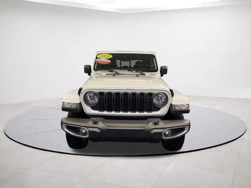 Certified 2024 Jeep Gladiator Sport image 2