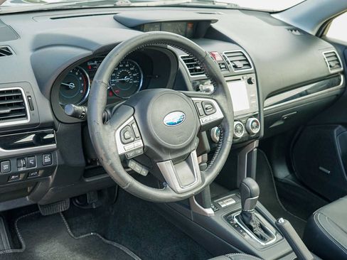 Used 2018 Subaru Forester 2.5i Touring AWD/4WD image 8