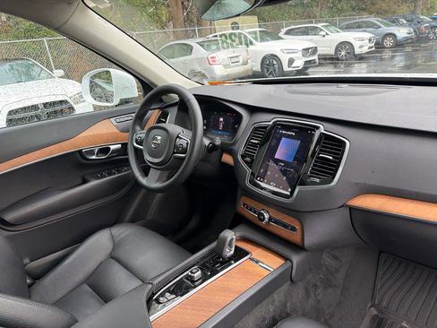 Used 2024 Volvo XC90 B6 Plus w/ Protection Package Premier image 21