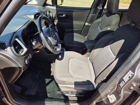Used 2021 Jeep Renegade Latitude w/ Sun & Sound Group AWD/4WD image 10