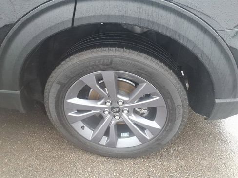 Certified 2023 Ford Explorer XLT w/ Equipment Group 202A image 8