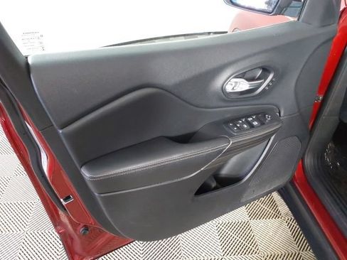Used 2015 Jeep Cherokee Limited w/ Luxury Group AWD/4WD image 17
