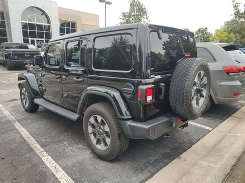 Certified 2023 Jeep Wrangler Unlimited Sahara w/ Cold Weather Group AWD/4WD image 4