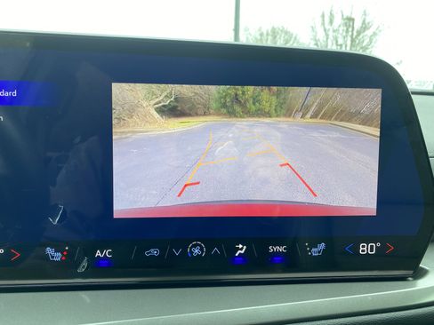 Used 2026 Chevrolet Traverse LT image 27