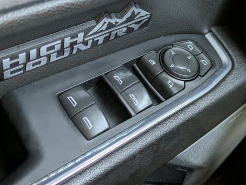 Used 2022 Chevrolet Silverado 1500 High Country image 28