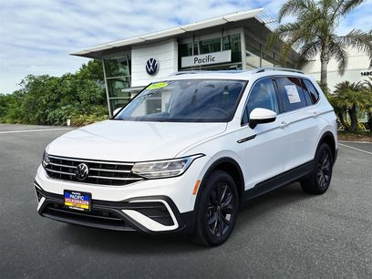 Used 2022 Volkswagen Tiguan SE w/ Panoramic Sunroof Package