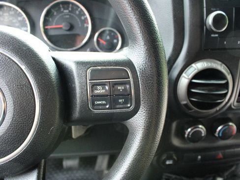 Used 2014 Jeep Wrangler Sport image 15