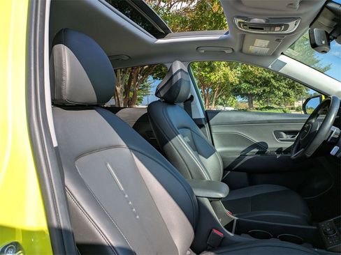 Used 2024 Hyundai Kona Limited image 21
