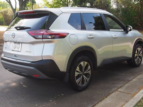 Used 2023 Nissan Rogue SV w/ SV Premium B Package image 7