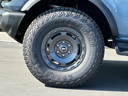 New 2025 Ford Bronco Outer Banks w/ Sasquatch Package image 25