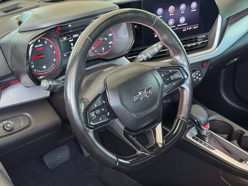 Used 2024 Chevrolet Trax RS w/ Sunroof Package FWD image 19