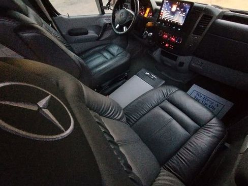 Used 2014 Mercedes-Benz Sprinter 2500 image 66