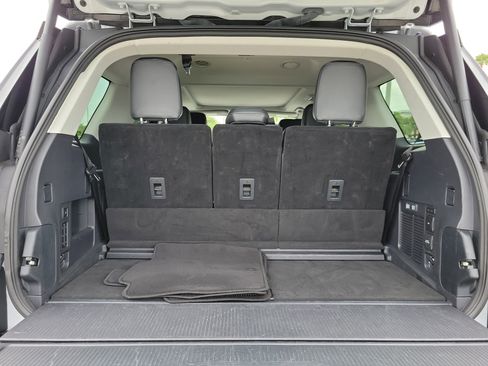 Certified 2025 Ford Expedition Platinum AWD/4WD image 18