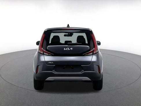 Used 2025 Kia Soul LX w/ LX Technology Package FWD image 8