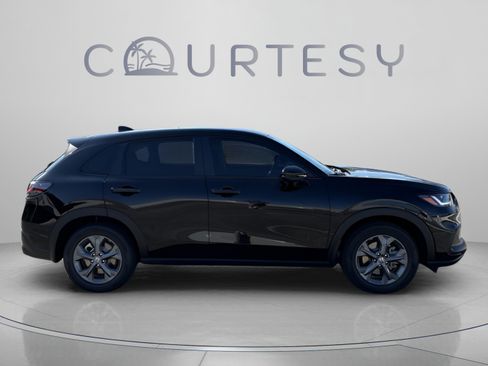 Used 2026 Honda HR-V LX image 8