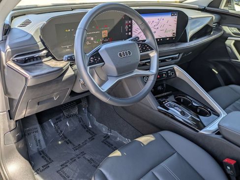 Used 2025 Audi Q5 Premium w/ Convenience Package AWD/4WD image 15