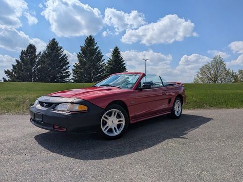 Used 1998 Ford Mustang GT RWD image 2
