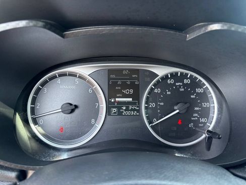 Used 2025 Nissan Versa S w/ Trunk Package FWD image 18