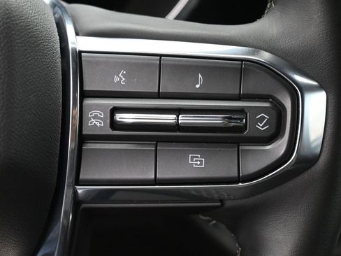 Used 2023 GMC Canyon Elevation image 17