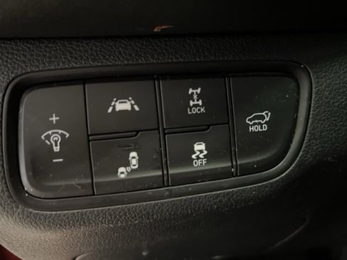 Used 2020 Hyundai Santa Fe Limited image 22