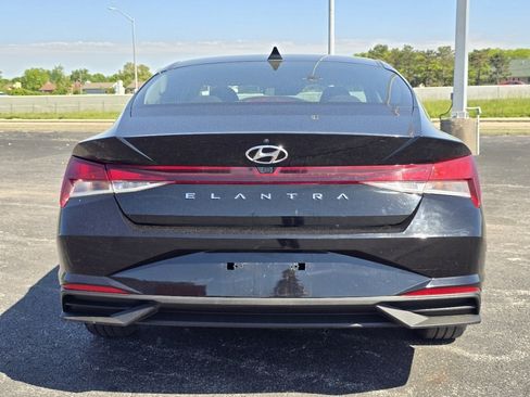 Used 2022 Hyundai Elantra SEL FWD image 14