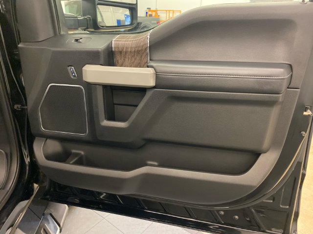 Used 2017 Ford F350 Lariat w/ Lariat Ultimate Package AWD/4WD image 39