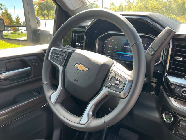 Used 2026 Chevrolet Silverado 3500 LT AWD/4WD image 21