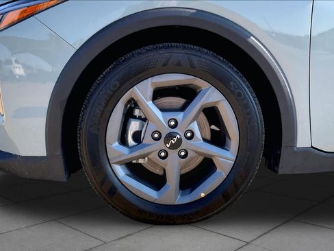 Used 2025 Kia K4 FWD image 11