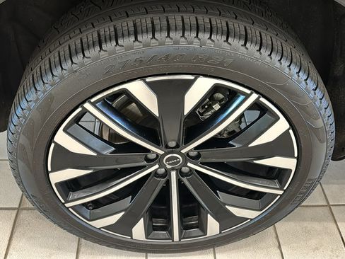 Used 2025 Volvo XC90 B6 Ultra w/ Protection Package Premier AWD/4WD image 33