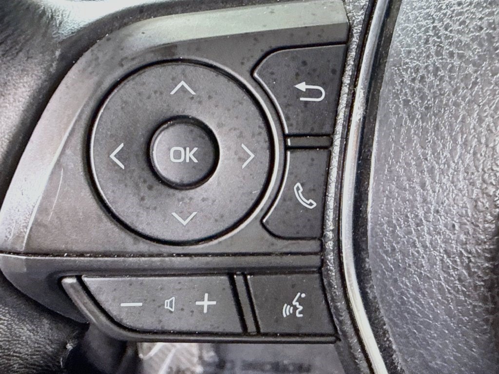 Used 2020 Toyota Camry SE FWD image 13