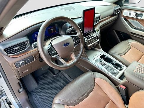 Used 2022 Ford Explorer King Ranch w/ Technology Package AWD/4WD image 9