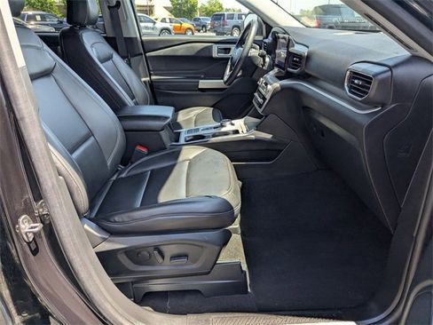 Used 2024 Ford Explorer XLT w/ Equipment Group 202A image 38