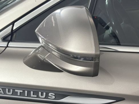 Used 2020 Lincoln Nautilus Reserve w/ Equipment Group 201A FWD image 27