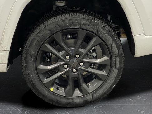 New 2026 Jeep Grand Cherokee Limited AWD/4WD image 40