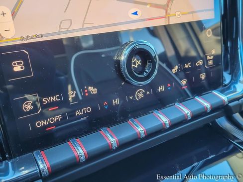 Used 2025 GMC Yukon XL AT4 Ultimate image 19