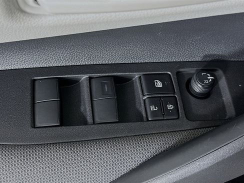 Used 2025 Toyota Corolla LE image 14