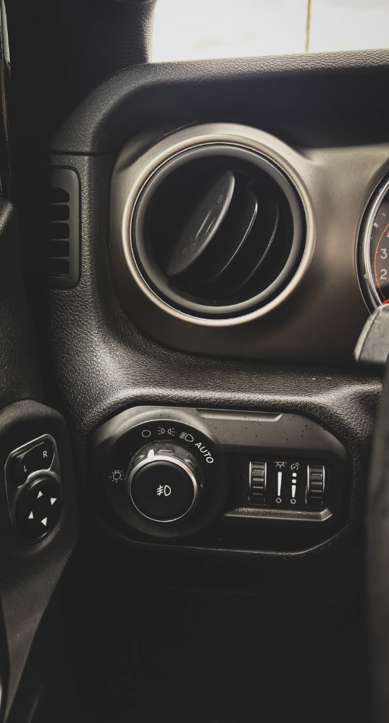 Used 2019 Jeep Wrangler Unlimited Sport S AWD/4WD image 6