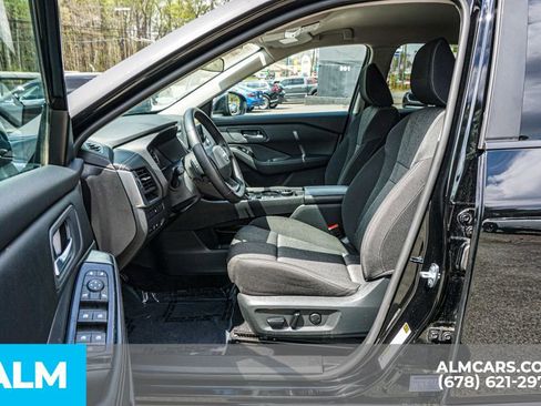 Used 2025 Nissan Rogue SV AWD/4WD image 19